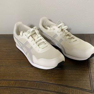 Mens ASICS tennis shoes